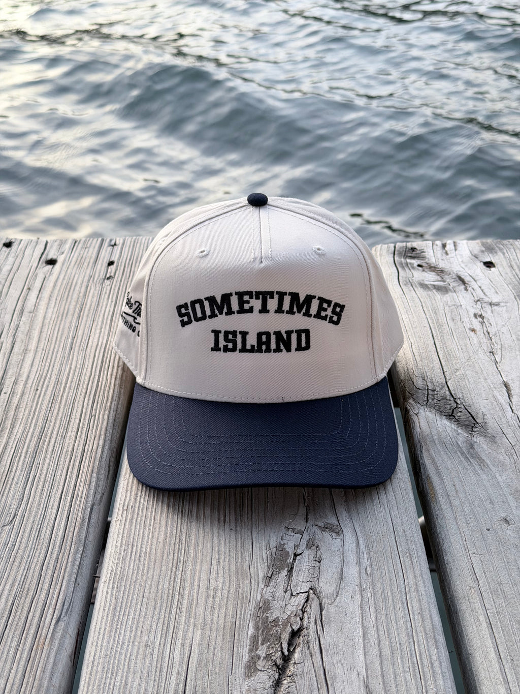 Sometimes Island Front Navy / Natural Real